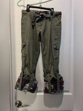 Girls Vintage LUXIRIE By LRG Olive Green  Low -Rise Roll- Up Cargo Capri Size 26